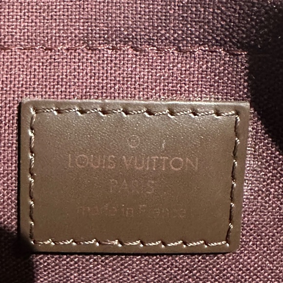 Louis Vuitton Favorite PM - Picture 9 of 14